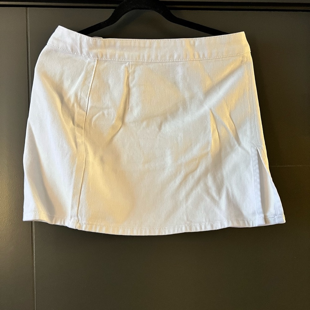PRINCESS POLLY WHITE SKIRT NEVER WORN